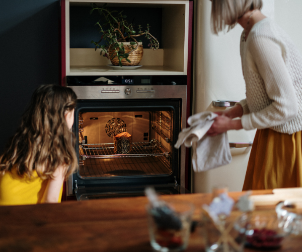 backofen-reinigen-mutter-tochter